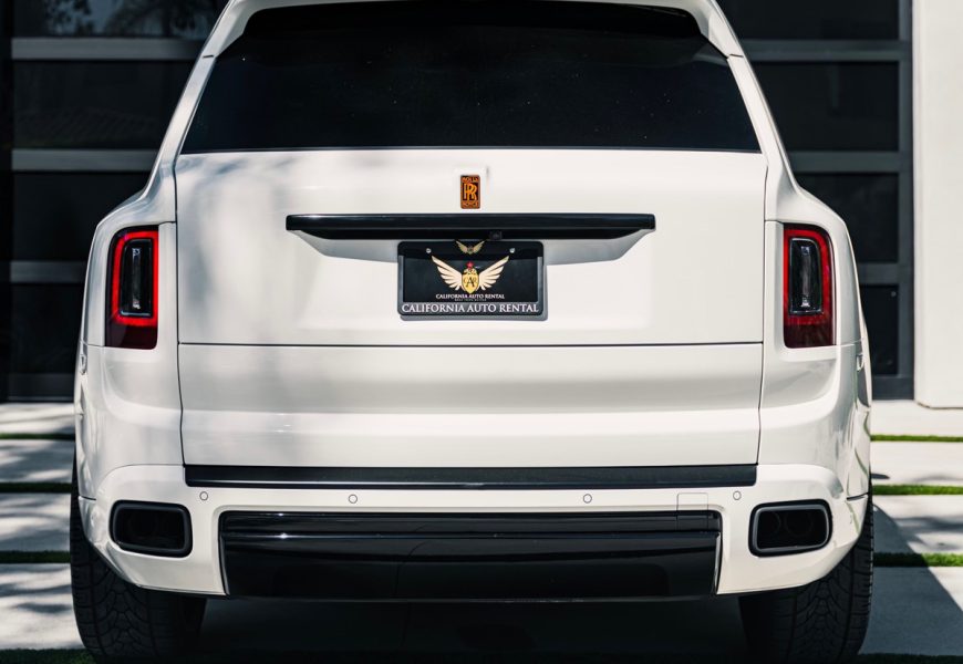 Rolls-Royce Cullinan rental in Los Angeles