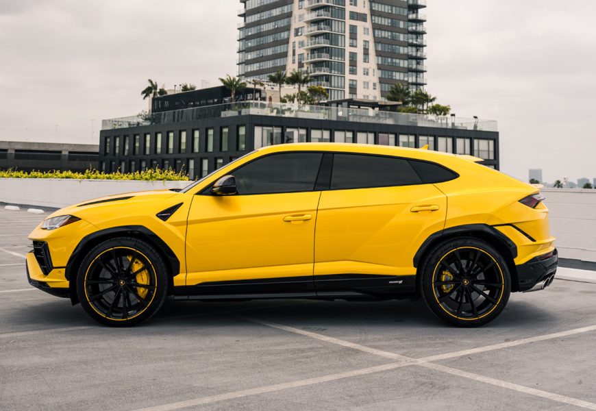 Lamborghini Urus rental in Los Angeles